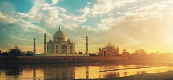 Explore the Wonders of India with Hello India Tour