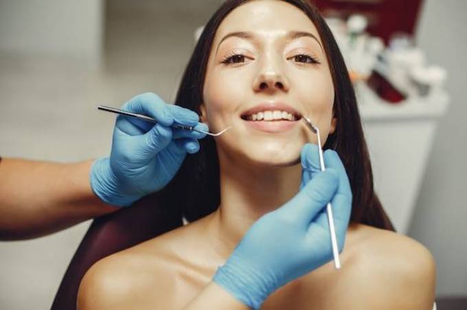 What Determines the Price of a Tooth Filling?