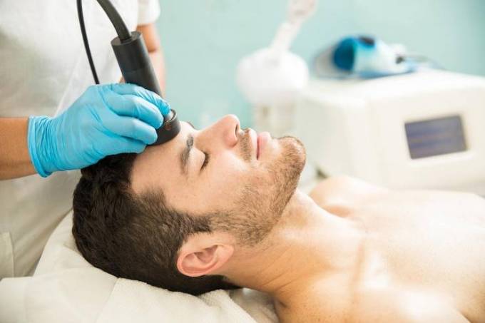 How Does Scalp Micropigmentation Work?