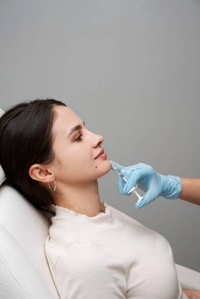 What’s the Difference Between Fillers and Botox?