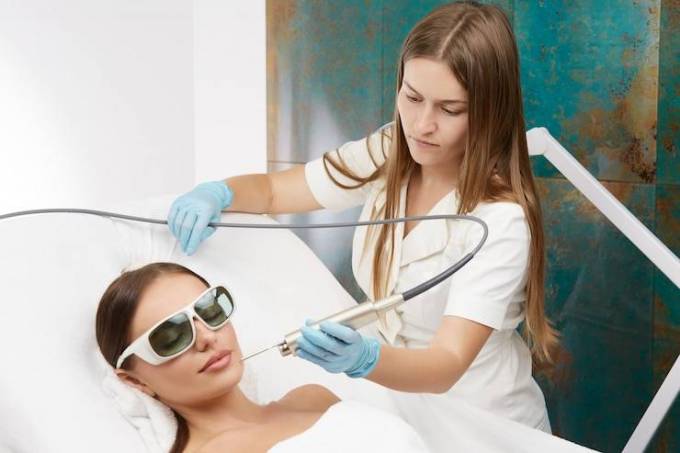 How Do Dermatologists Treat Severe Psoriasis?