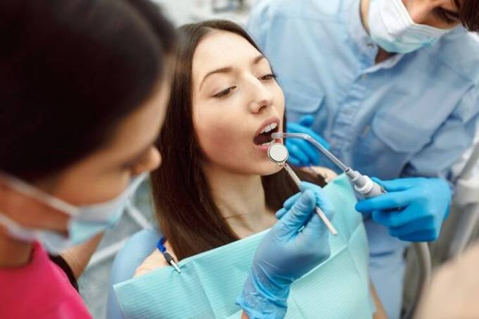 What Are the Stages of Teeth Whitening?