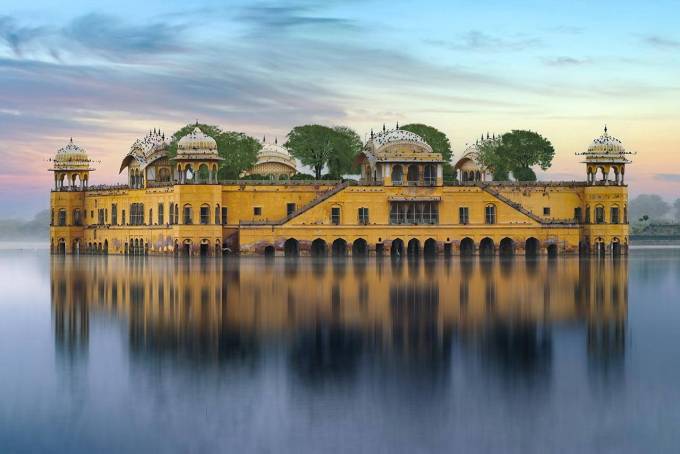 Discover the Magic of India with Guided Tours to the Taj Mahal