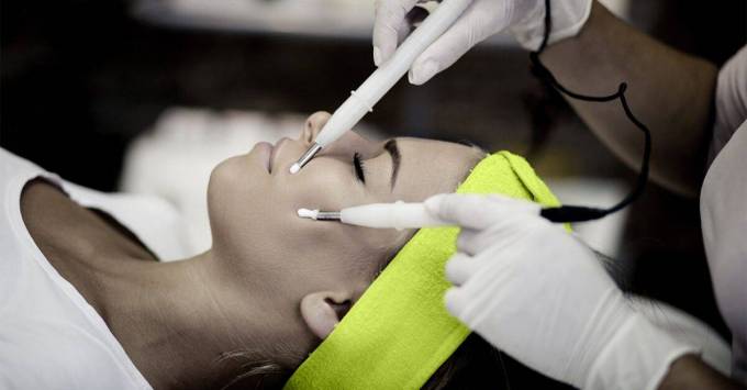 How Does Laser Skin Tightening Tighten Loose Skin?
