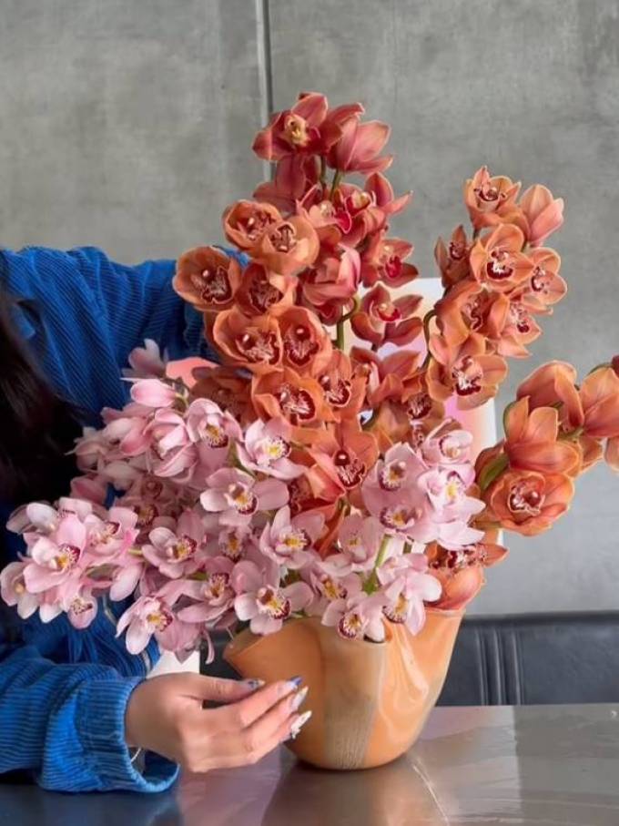 Experience Premium Floral Gifting with xBLOOMSclub in Melbourne CBD