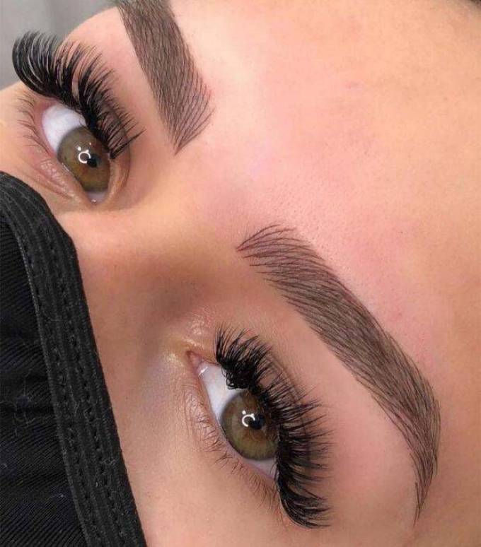How Does Microblading Differ From Traditional Eyebrow Tattoos?