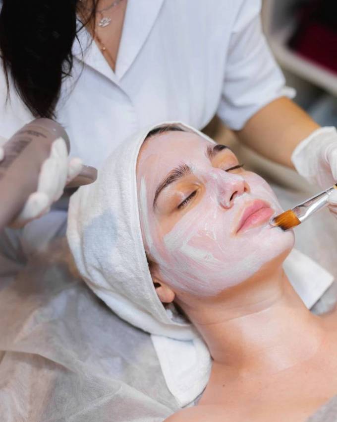 Does Dermamelan Treatment Require Specific Diagnostic Criteria?