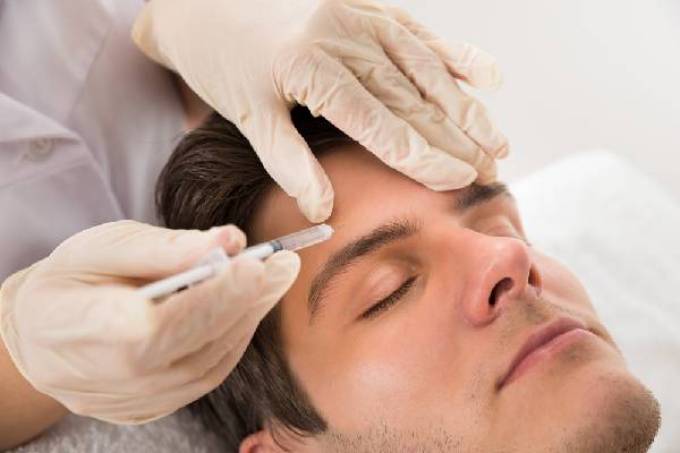 How do experts assess Botox injection outcomes?