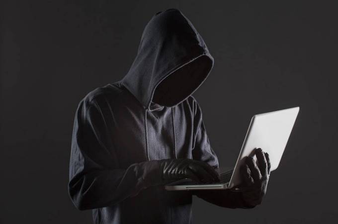 Stay Safe Online: Choosing Legitimate Recovery and Cybersecurity Services