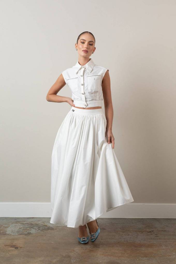 Elevate Your Style with Timeless Fashion from ELIZABETHAN WORLD