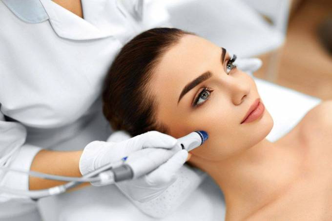 How Ematrix Treatment Boosts Skin Elasticity?