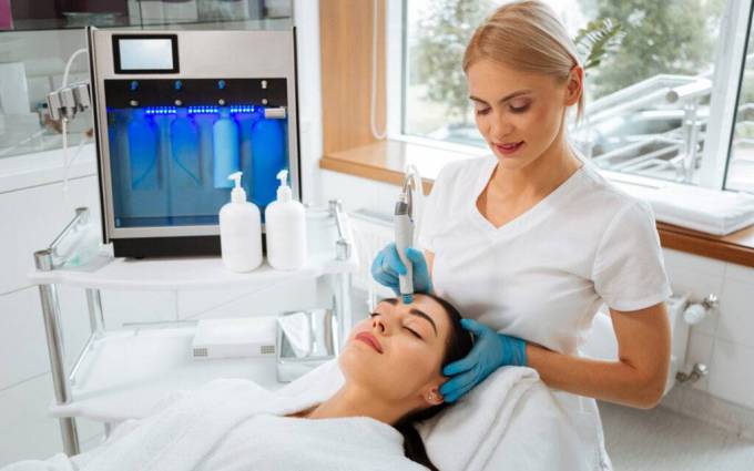 Is HydraFacial Treatment Worth It? Full Guide