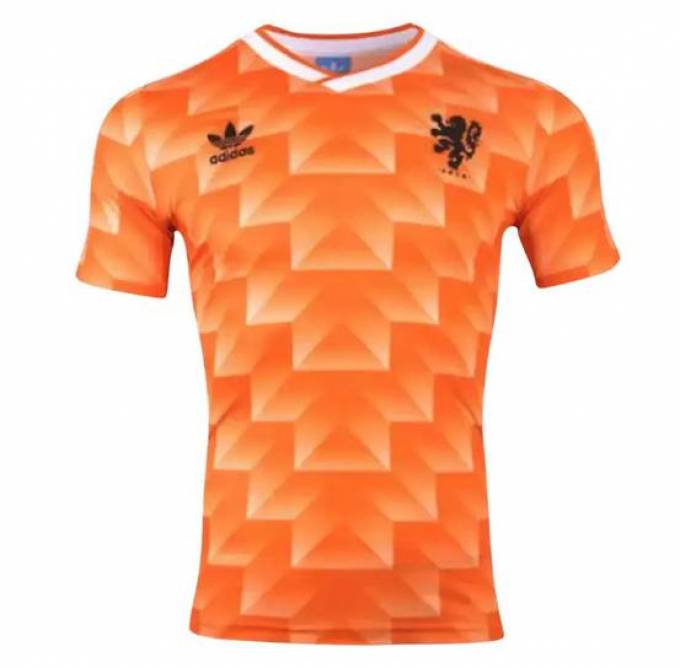 Why Football Fans Are Choosing Classic and Modern Jerseys from Jersey Loco